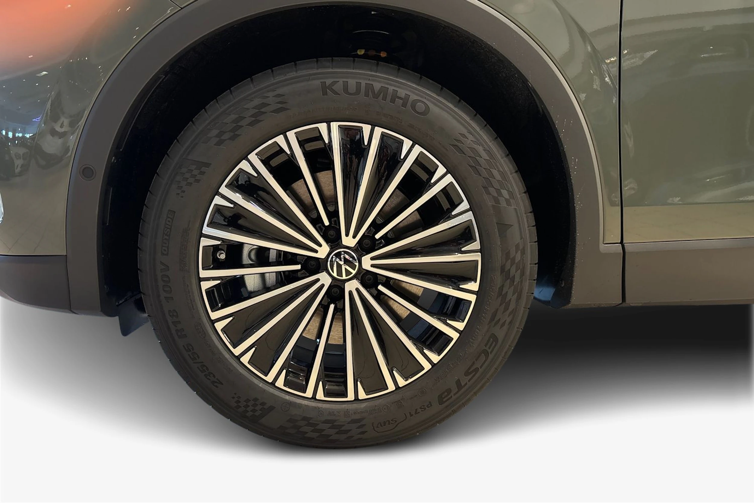 vihreä Volkswagen Tiguan 2026 kuva 9.