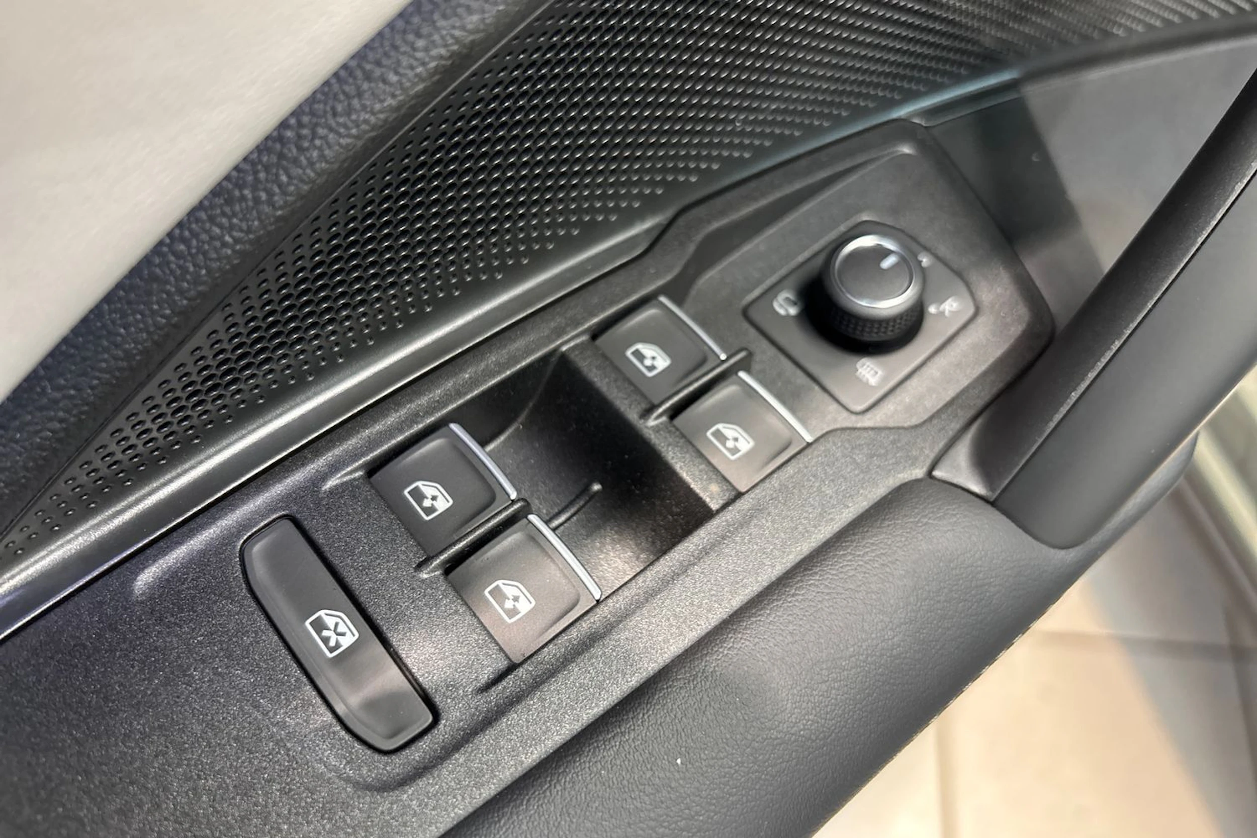 vihreä Volkswagen Tiguan 2026 kuva 19.