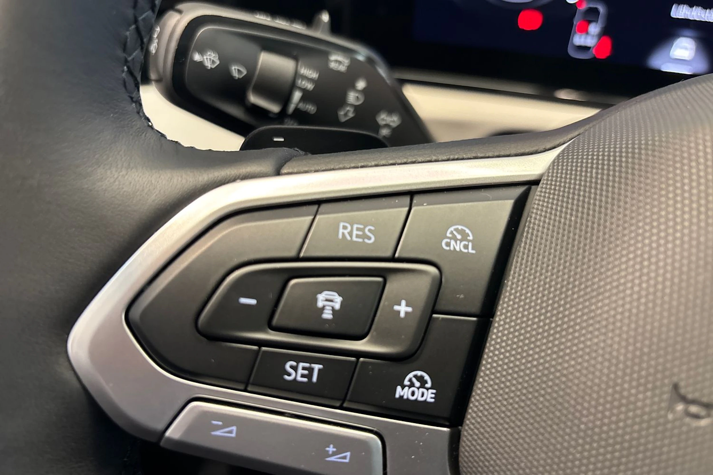 vihreä Volkswagen Tiguan 2026 kuva 24.