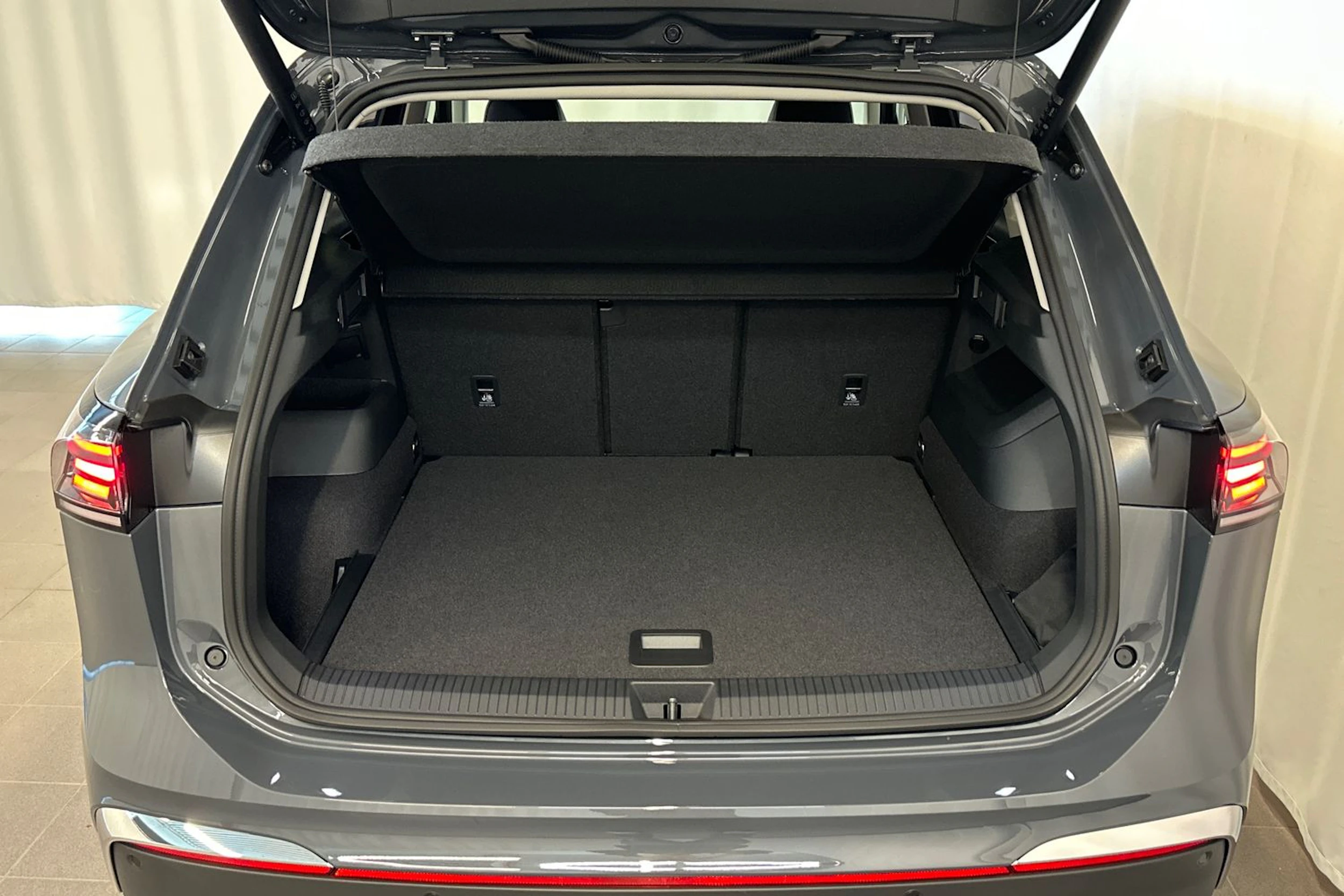 harmaa Volkswagen Tiguan 2026 kuva 10.