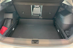 harmaa Volkswagen Tiguan 2026 kuva 17.