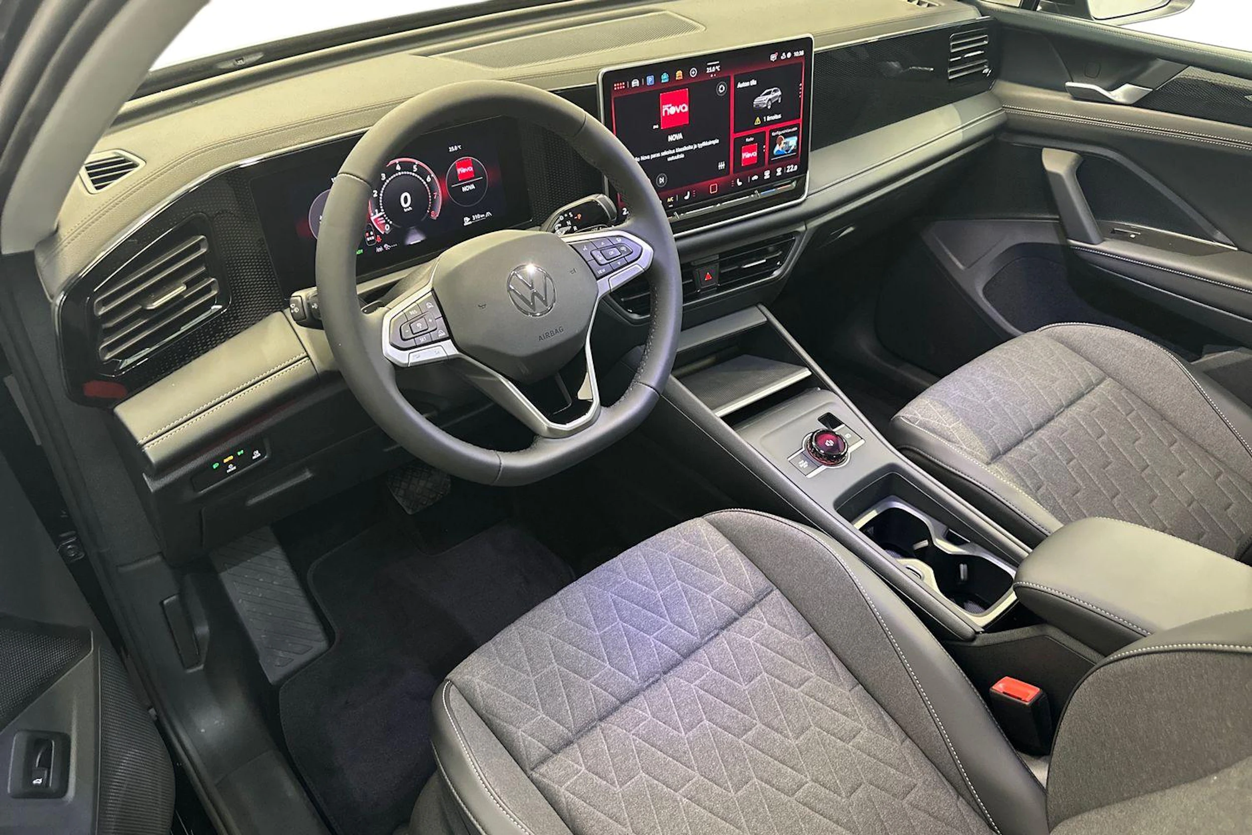met. musta Volkswagen Tiguan 2026 kuva 6.