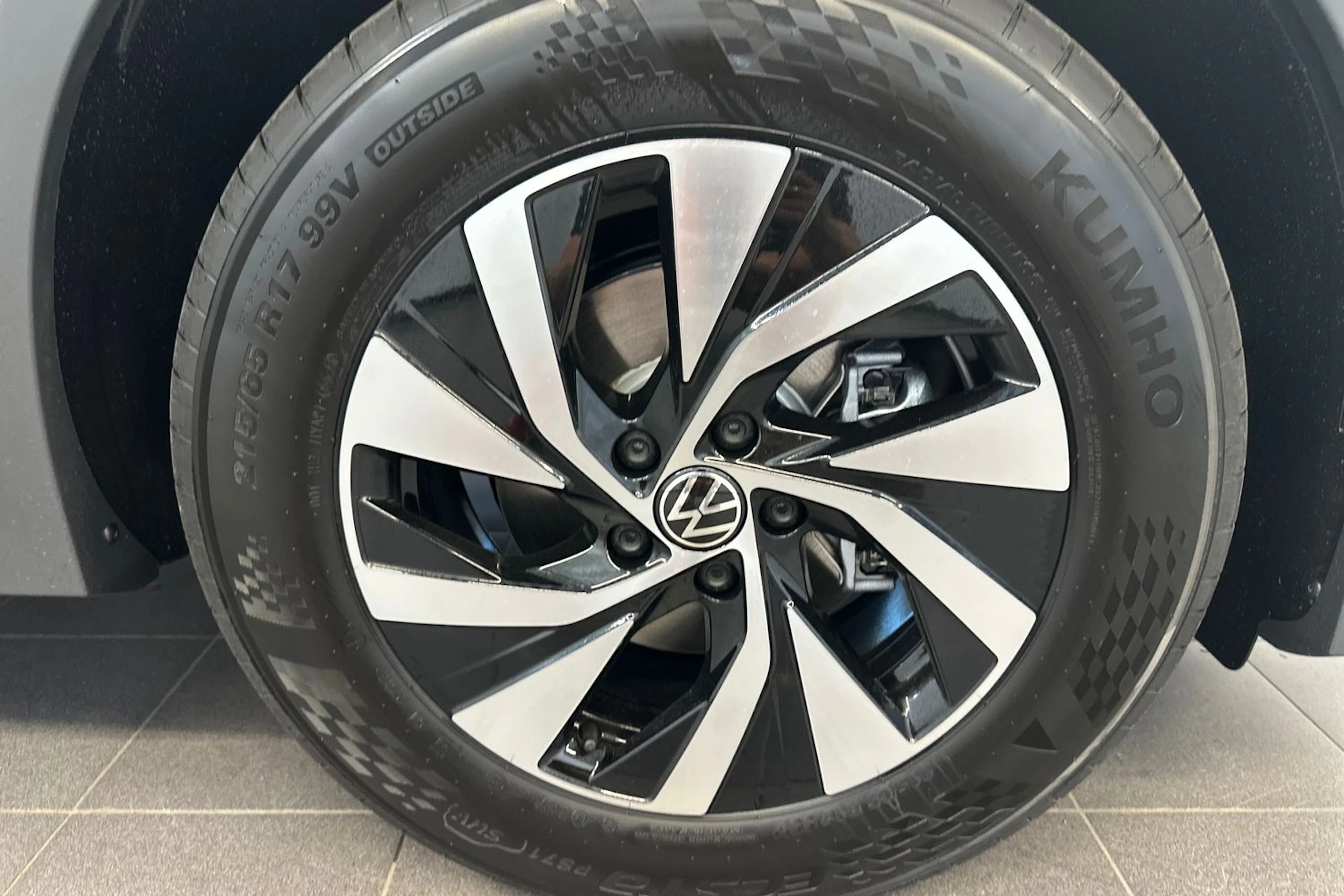 met. musta Volkswagen Tiguan 2026 kuva 10.