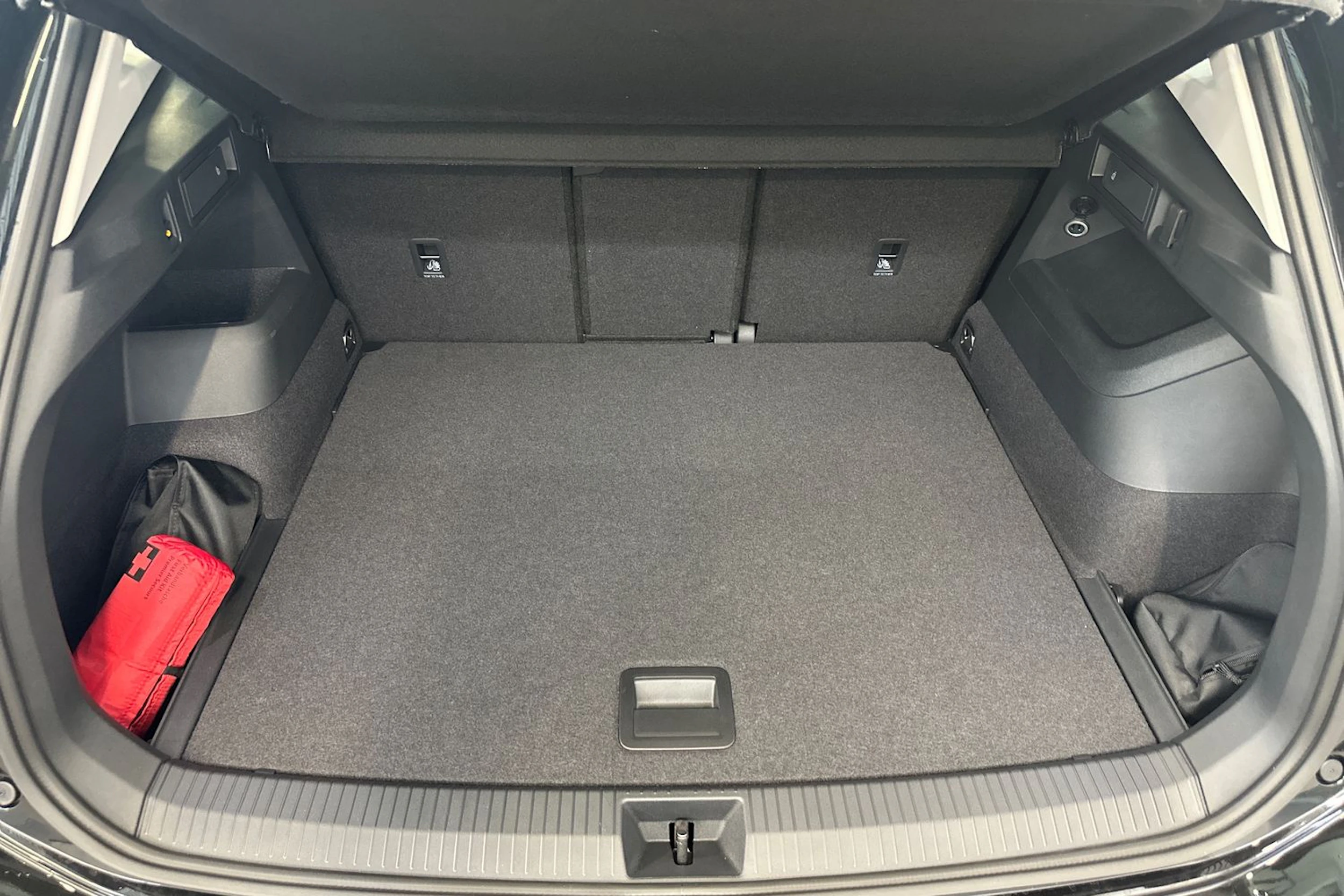 met. musta Volkswagen Tiguan 2026 kuva 19.