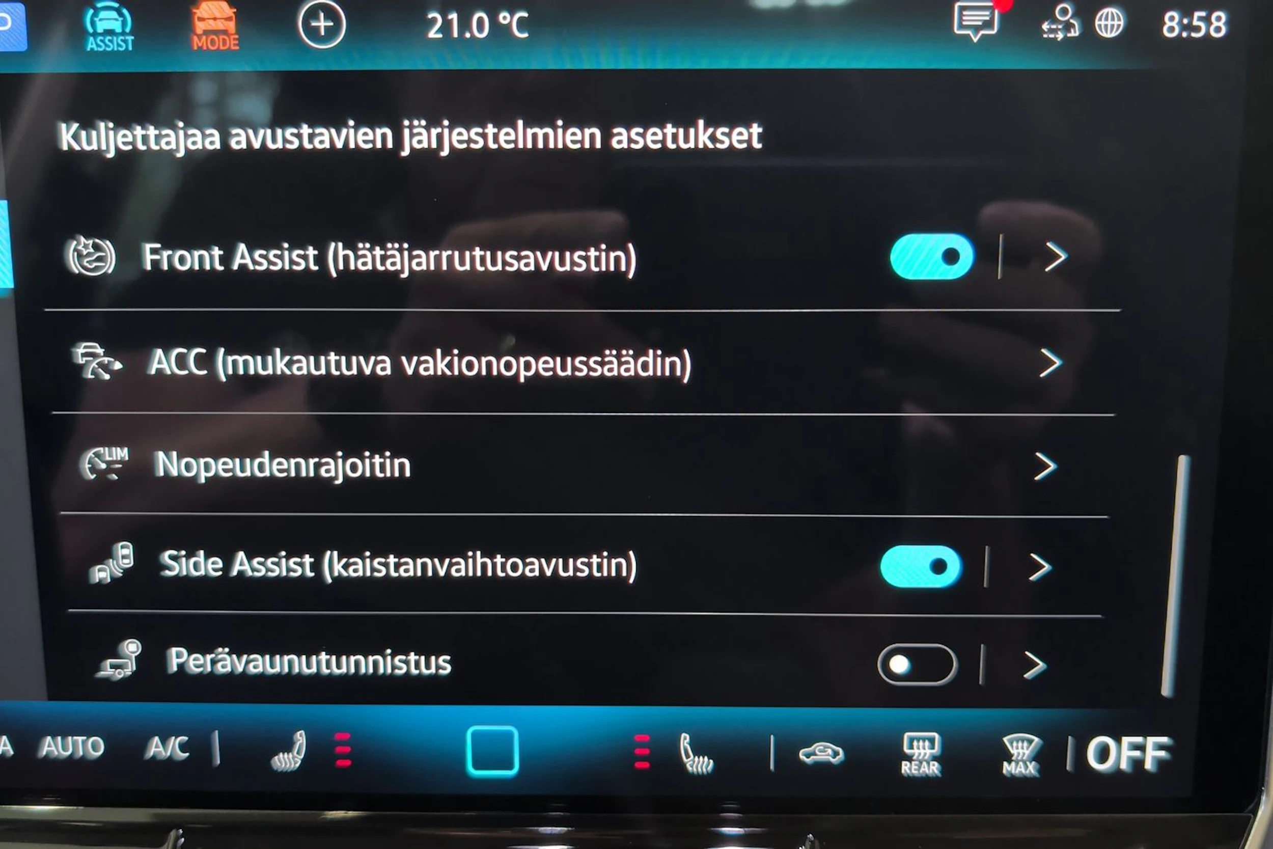 sininen Volkswagen Tiguan 2026 kuva 16.