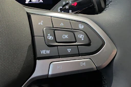 sininen Volkswagen Tiguan 2026 kuva 25.