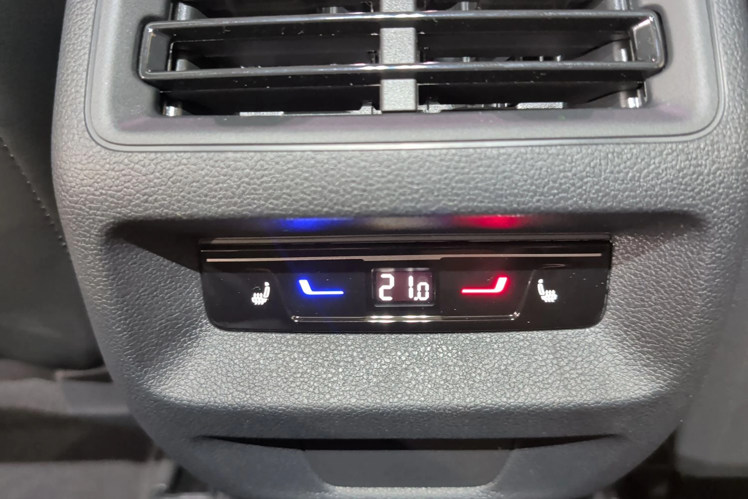 sininen Volkswagen Tiguan 2026 kuva 29.