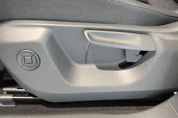 sininen Volkswagen Tiguan 2026 kuva 31.
