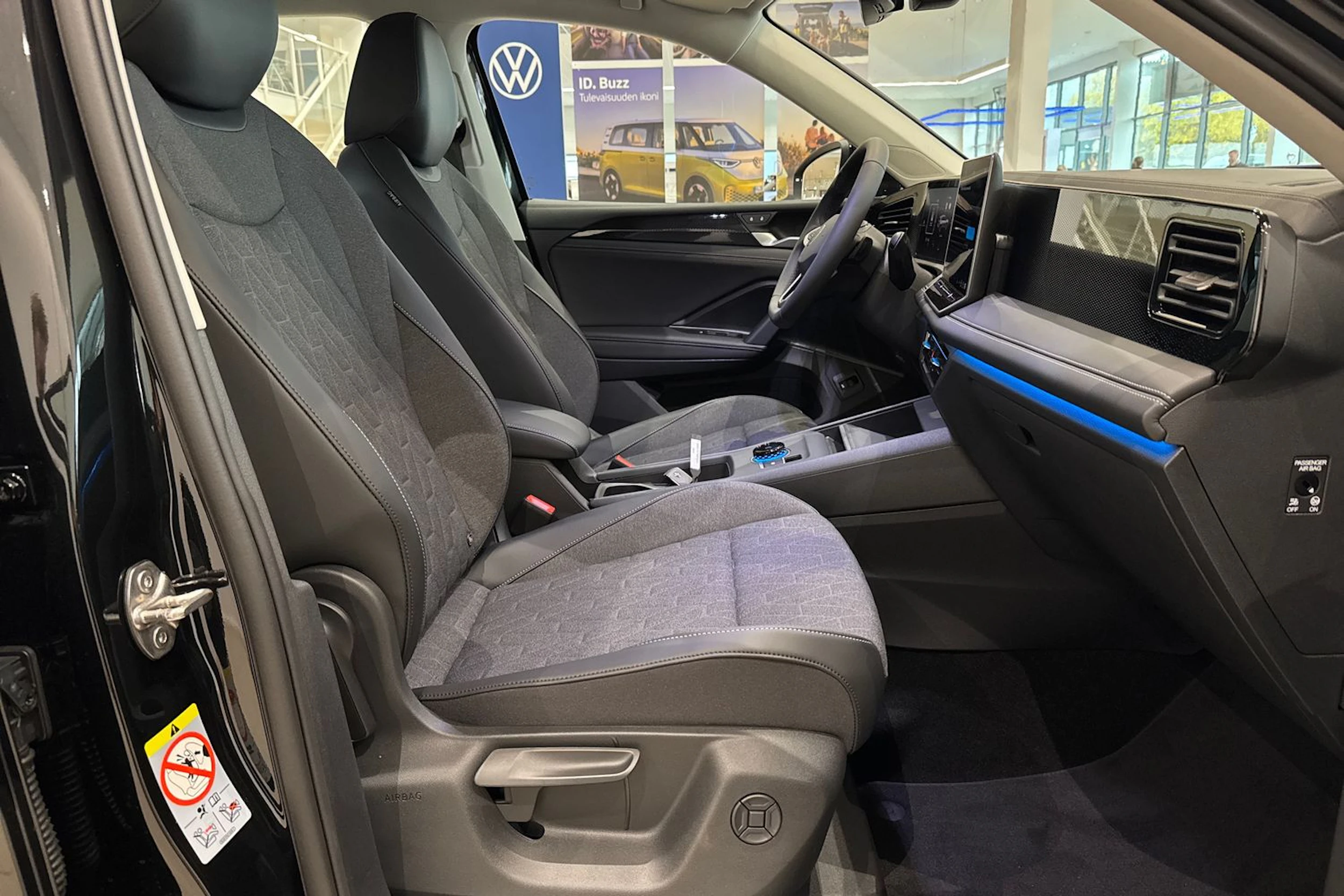 met. musta Volkswagen Tiguan 2026 kuva 15.