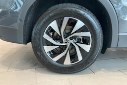 harmaa Volkswagen Tiguan 2026 kuva 10.