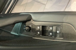 harmaa Volkswagen Tiguan 2026 kuva 11.