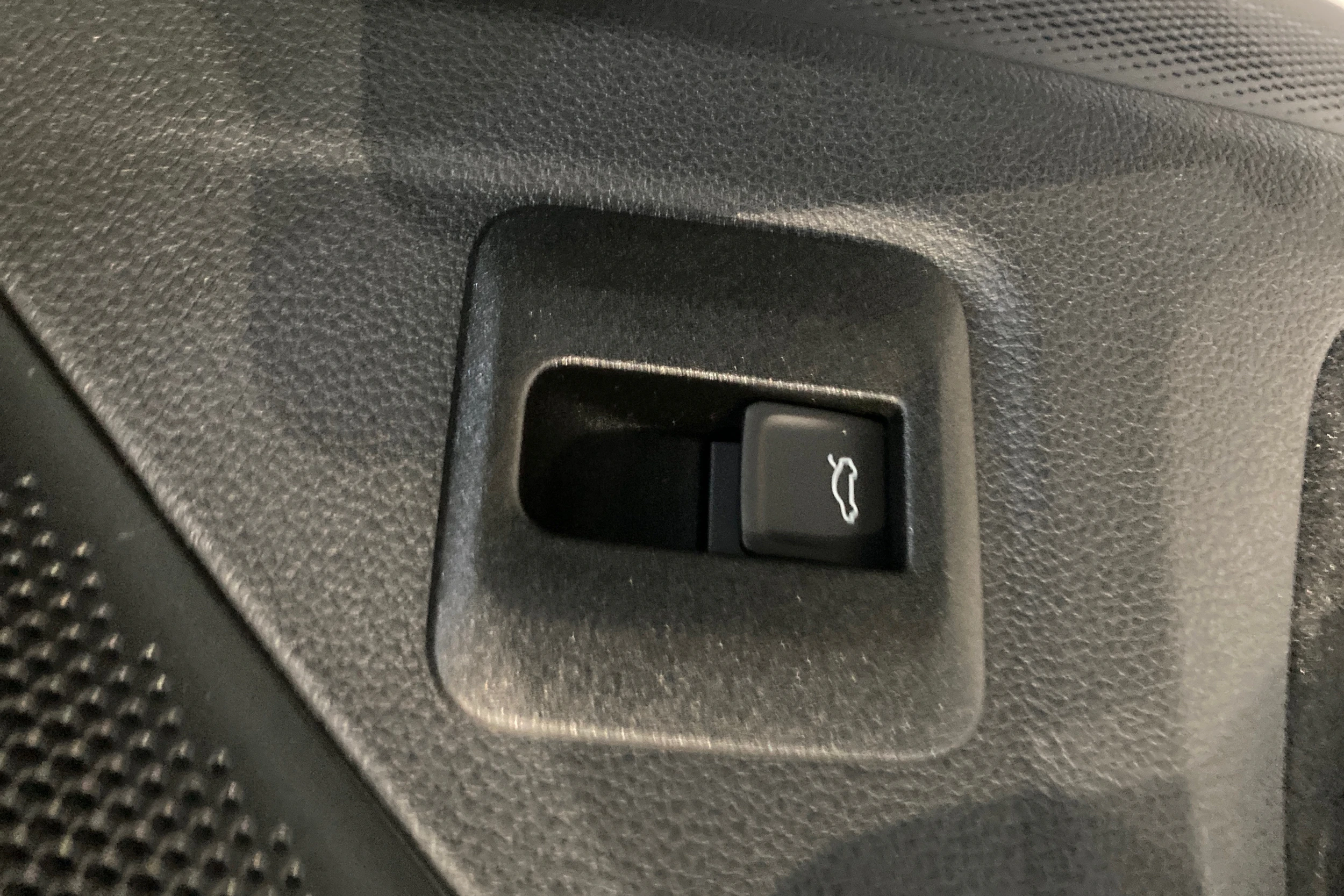 harmaa Volkswagen Tiguan 2026 kuva 12.