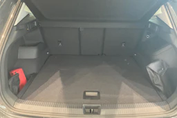harmaa Volkswagen Tiguan 2026 kuva 17.