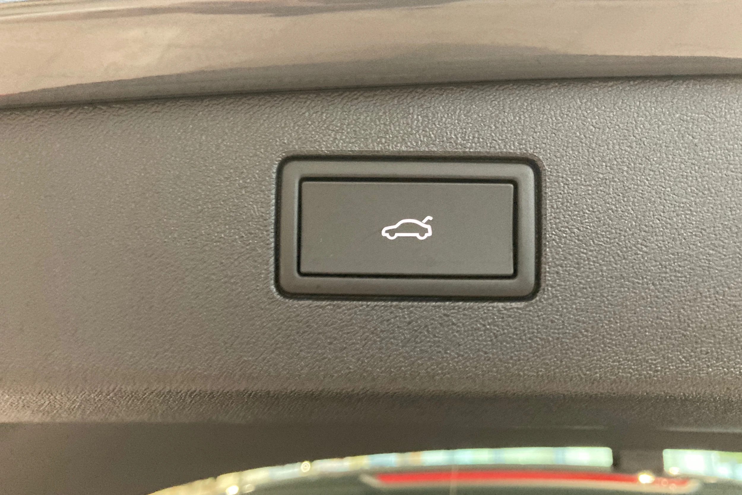 harmaa Volkswagen Tiguan 2026 kuva 18.