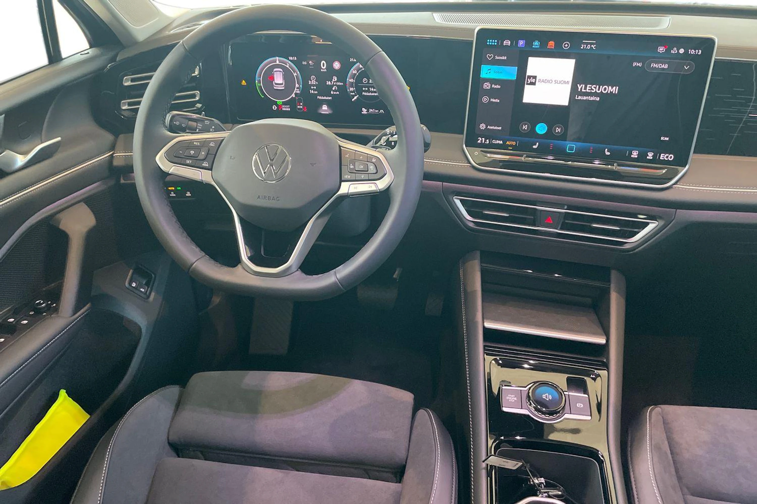 harmaa Volkswagen Tiguan 2026 kuva 7.