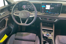 harmaa Volkswagen Tiguan 2026 kuva 7.