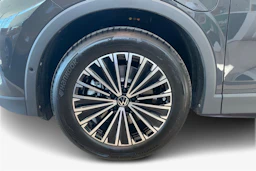 harmaa Volkswagen Tiguan 2026 kuva 9.