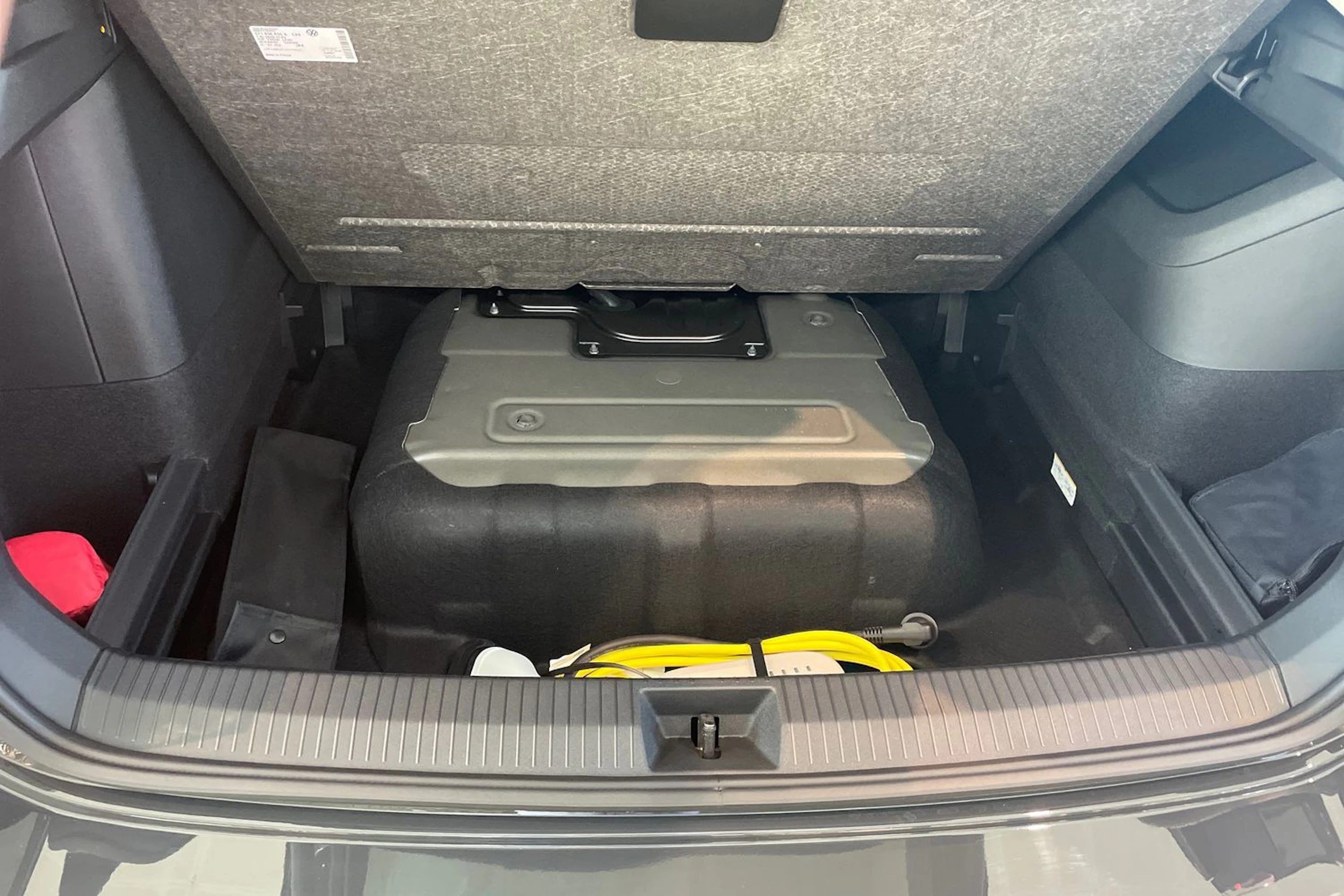 harmaa Volkswagen Tiguan 2026 kuva 12.