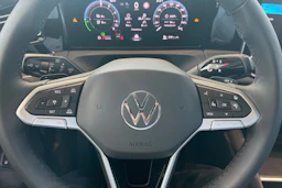 harmaa Volkswagen Tiguan 2026 kuva 15.