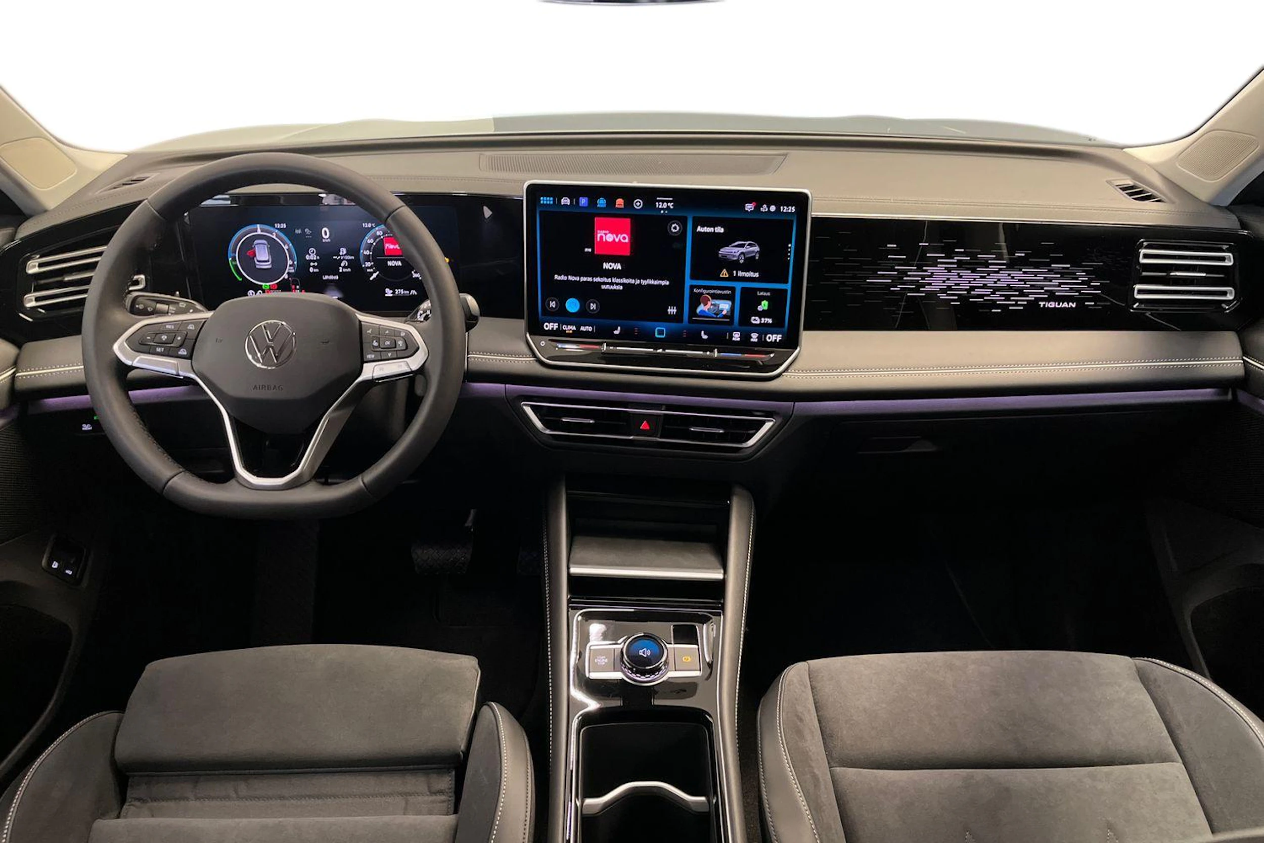 harmaa Volkswagen Tiguan 2026 kuva 7.