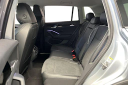 harmaa Volkswagen Tiguan 2026 kuva 8.