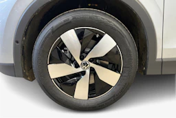 harmaa Volkswagen Tiguan 2026 kuva 9.