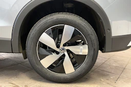 harmaa Volkswagen Tiguan 2026 kuva 10.