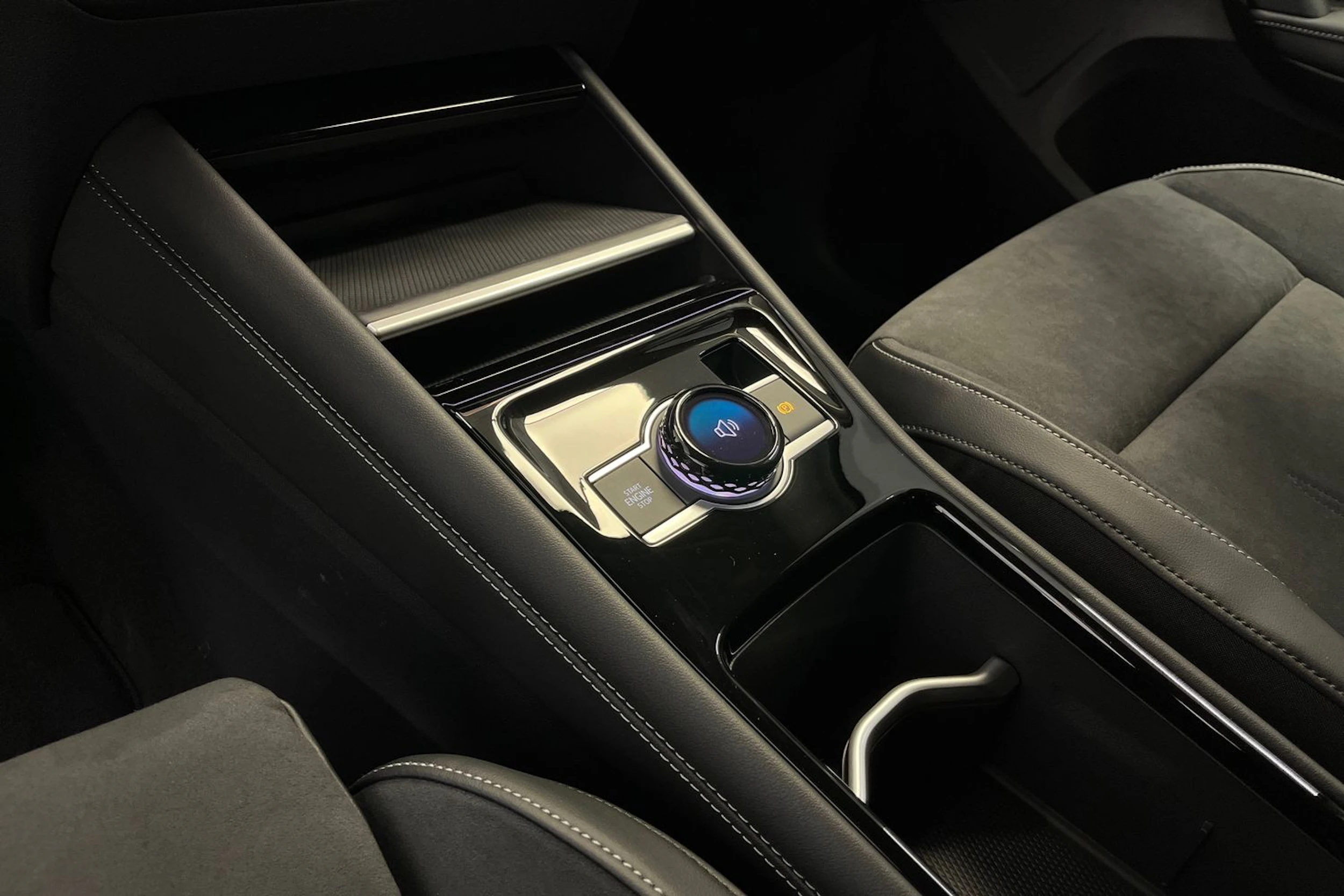 harmaa Volkswagen Tiguan 2026 kuva 13.