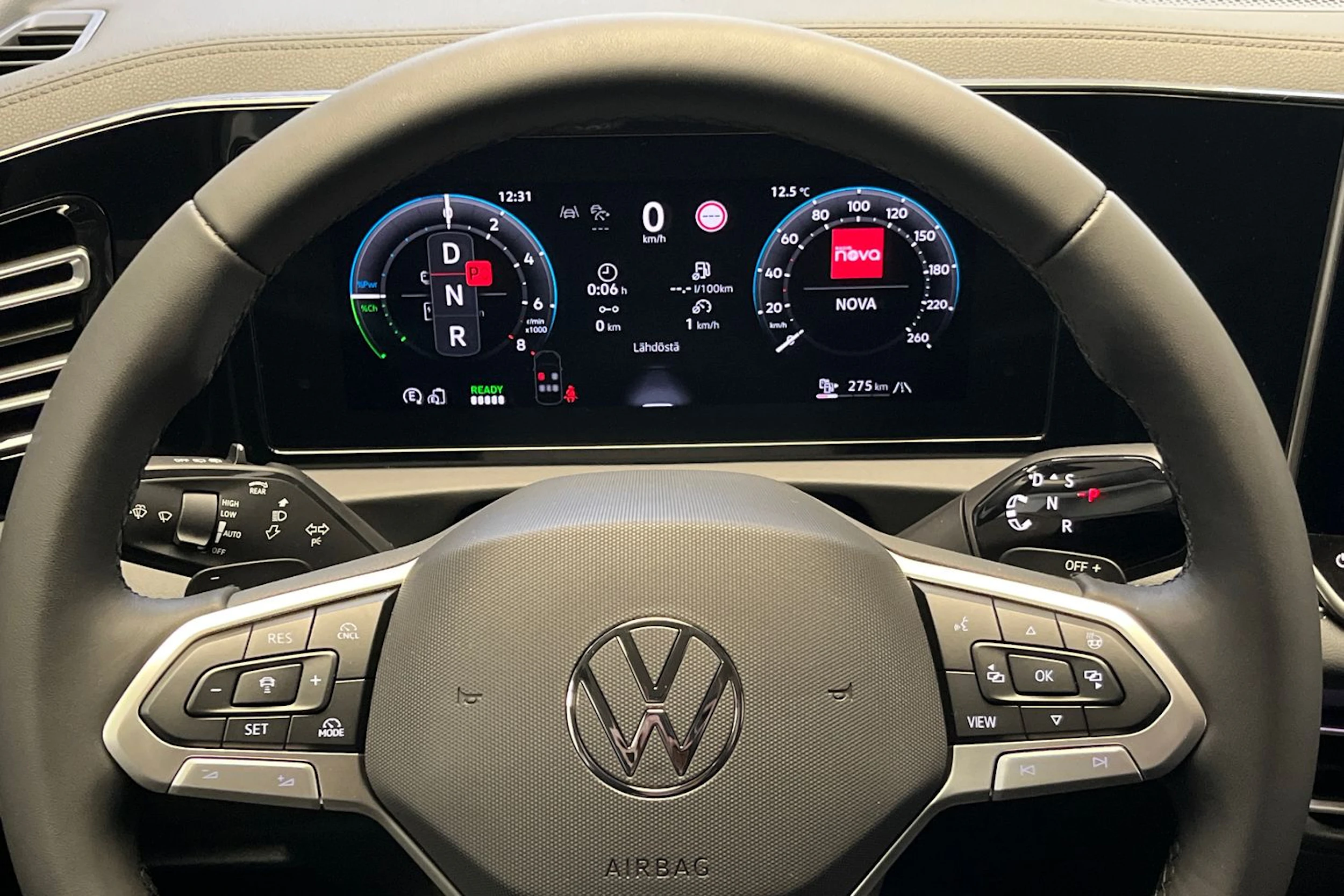 harmaa Volkswagen Tiguan 2026 kuva 15.