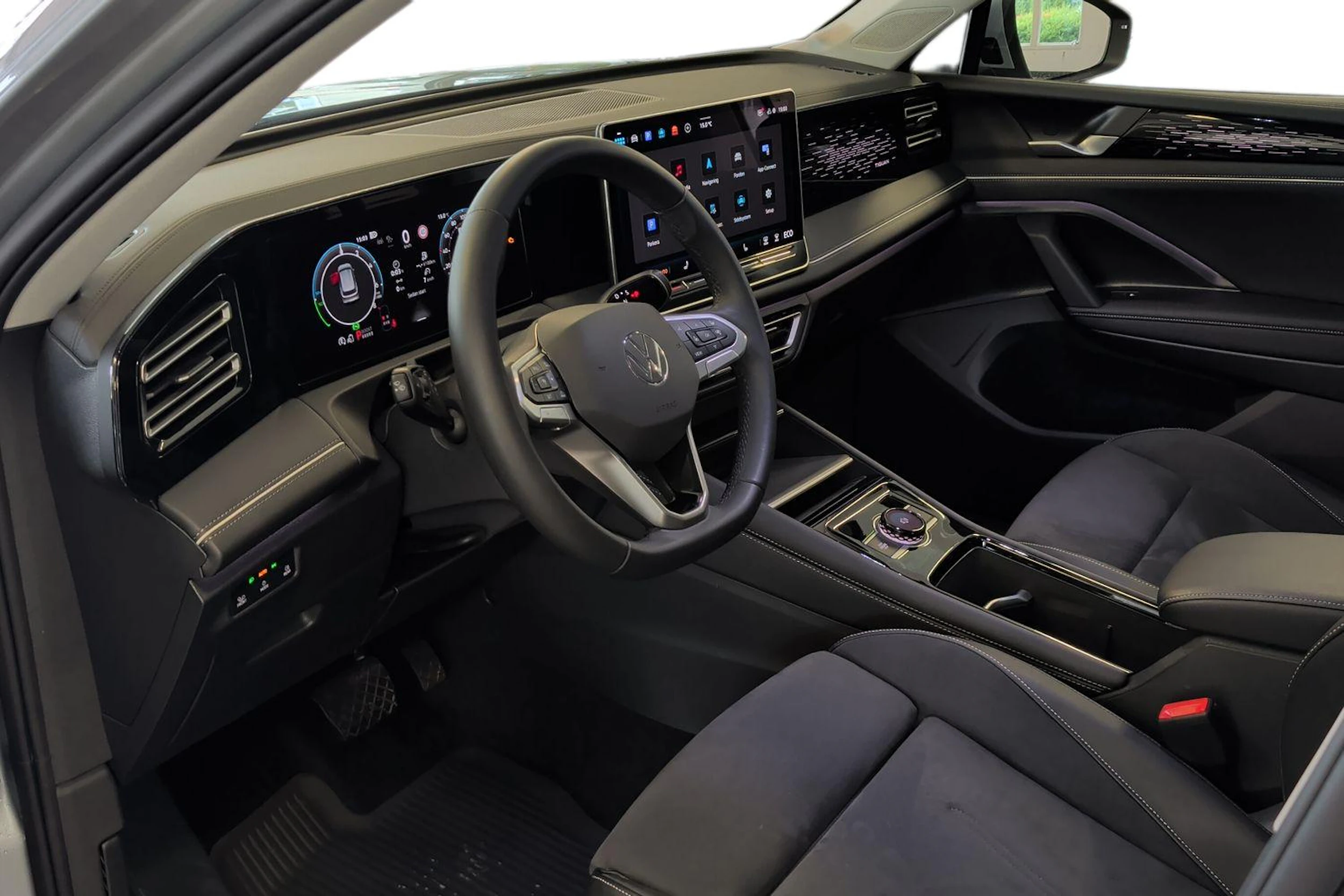 harmaa Volkswagen Tiguan 2026 kuva 6.