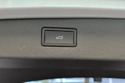 harmaa Volkswagen Tiguan 2026 kuva 12.