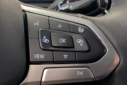 harmaa Volkswagen Tiguan 2026 kuva 23.