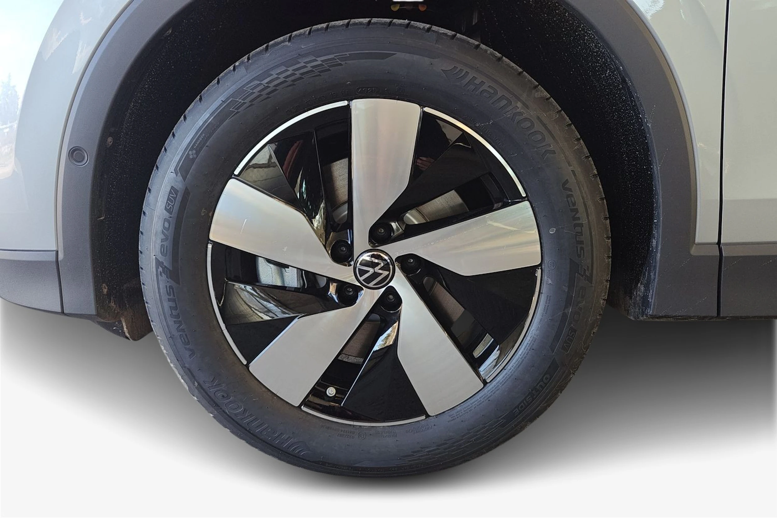 harmaa Volkswagen Tiguan 2026 kuva 9.