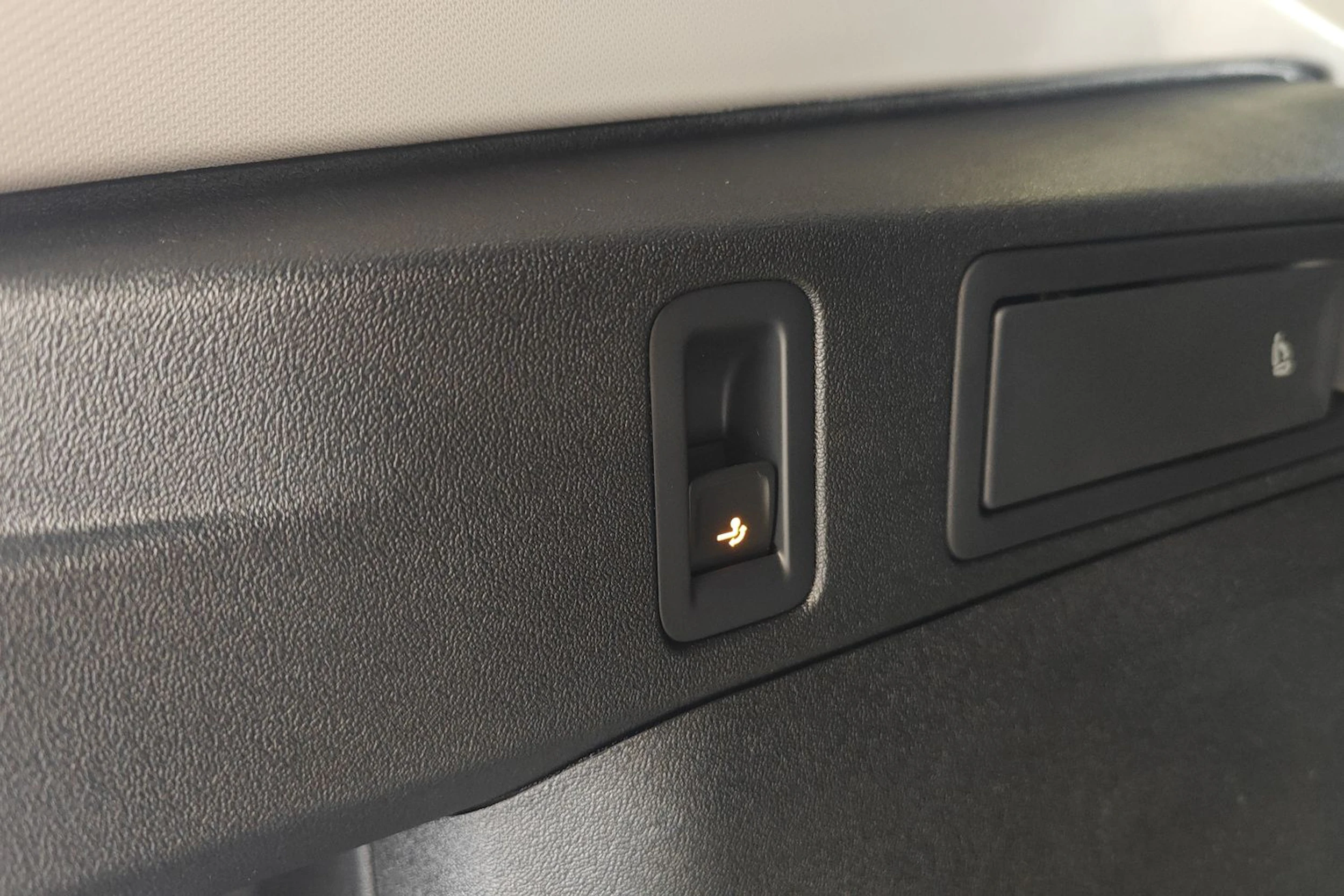 harmaa Volkswagen Tiguan 2026 kuva 11.