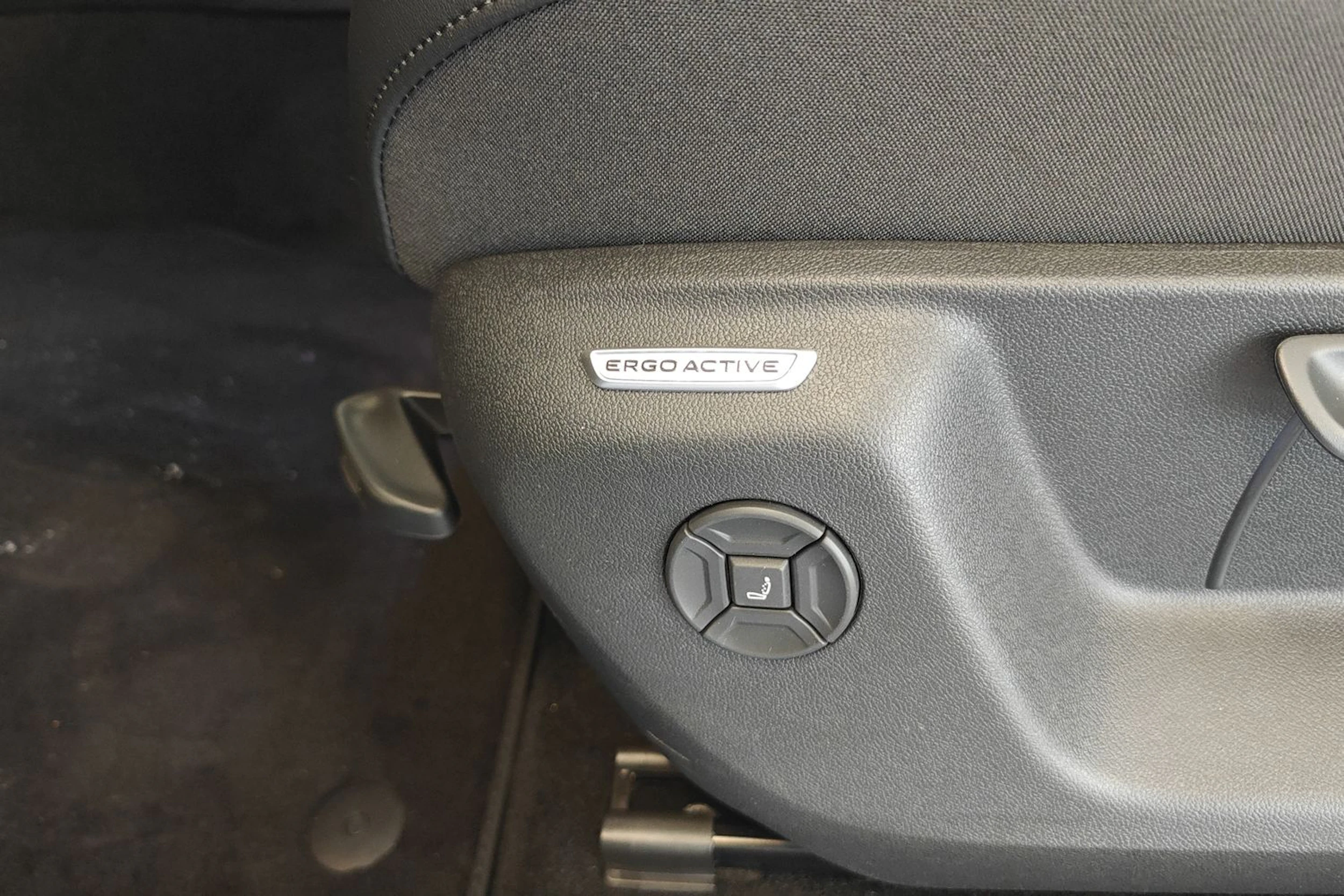 harmaa Volkswagen Tiguan 2026 kuva 19.