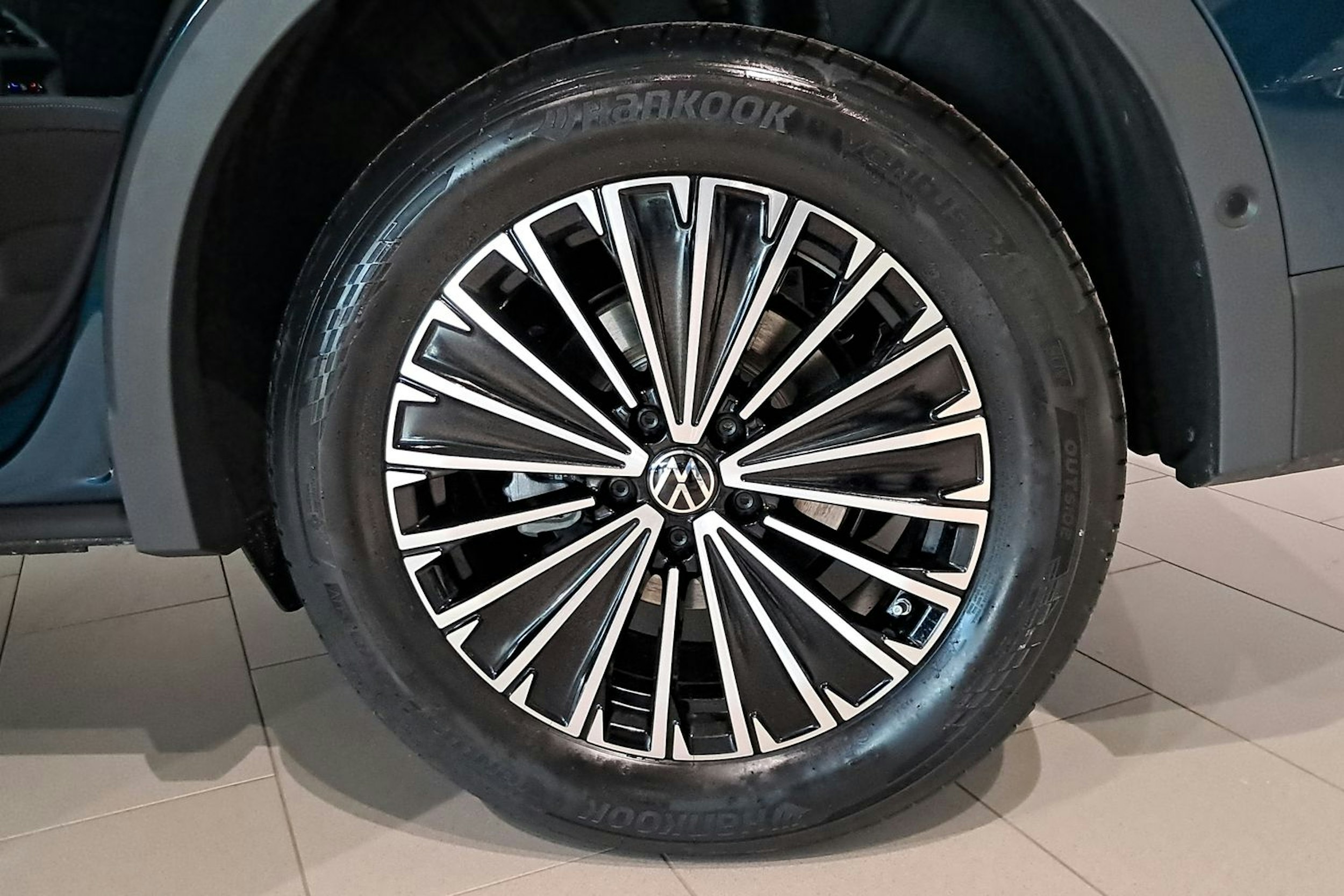sininen Volkswagen Tiguan 2026 kuva 10.