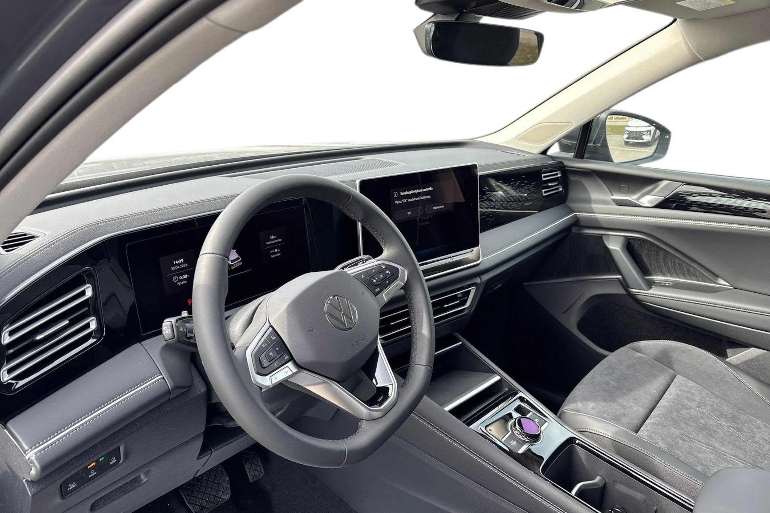 harmaa Volkswagen Tiguan 2026 kuva 6.