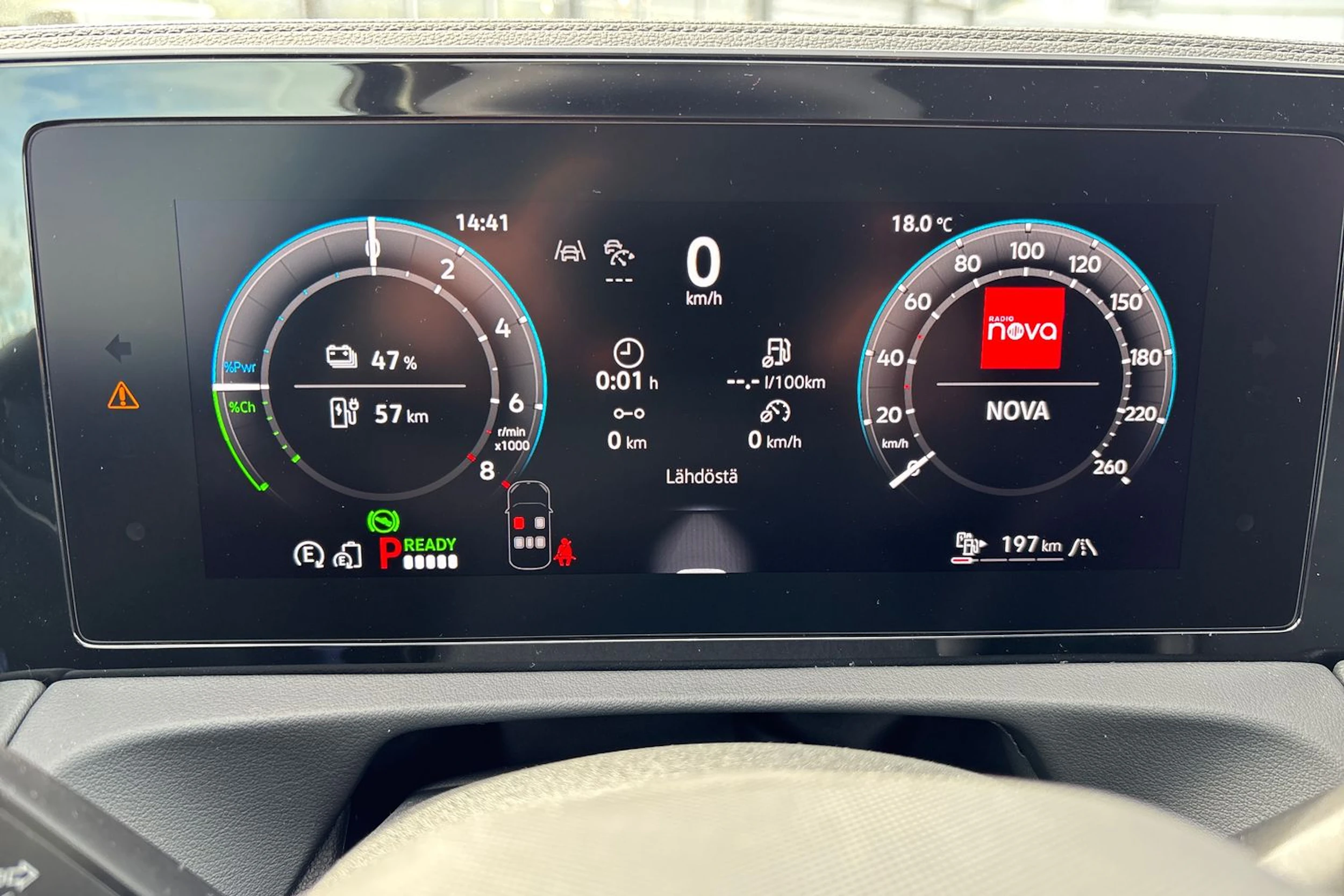harmaa Volkswagen Tiguan 2026 kuva 13.