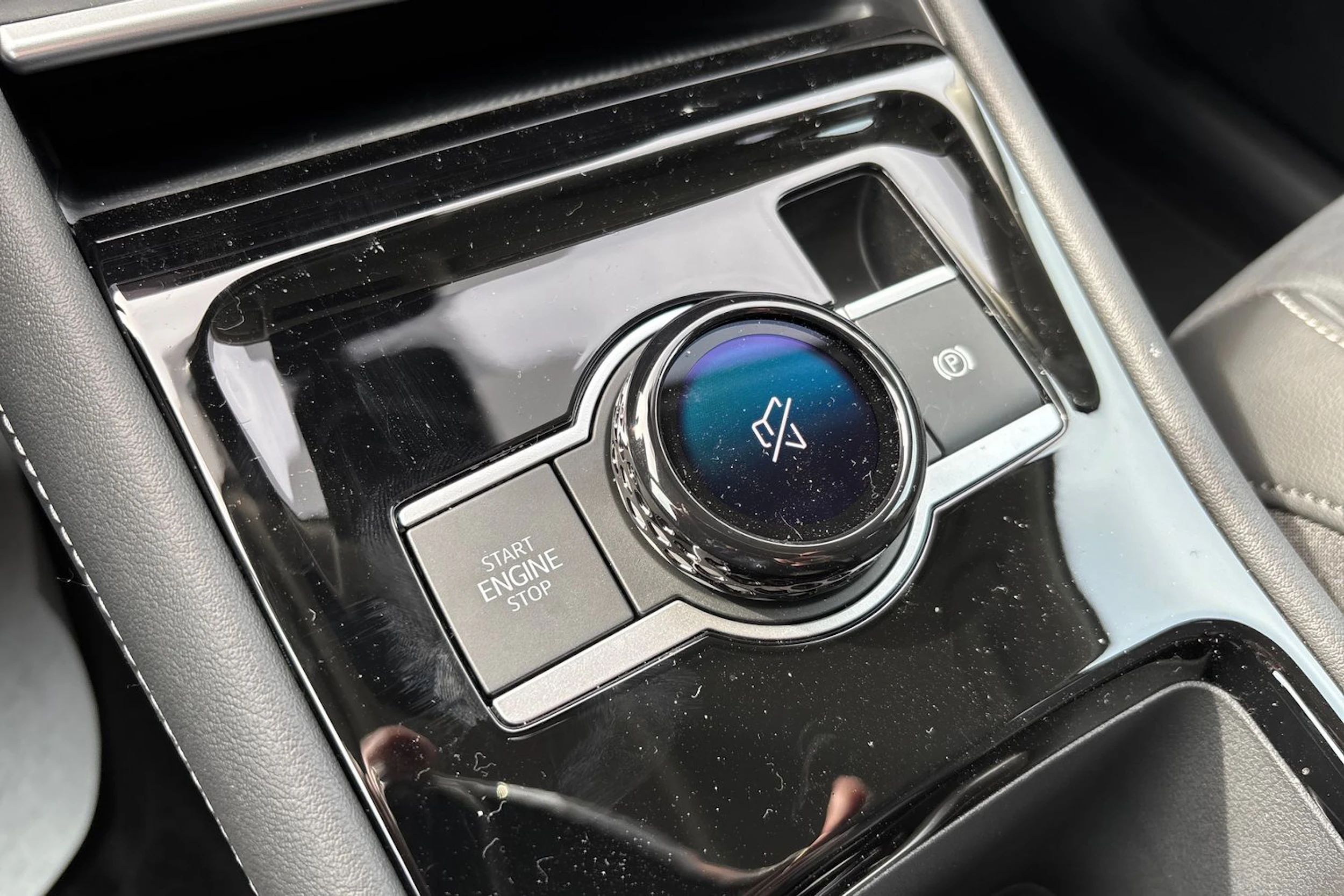 harmaa Volkswagen Tiguan 2026 kuva 16.