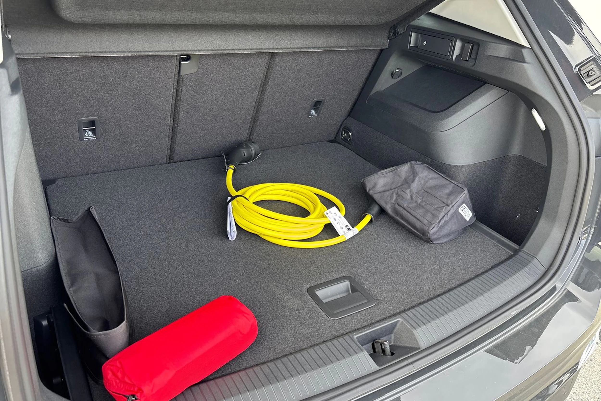 harmaa Volkswagen Tiguan 2026 kuva 23.