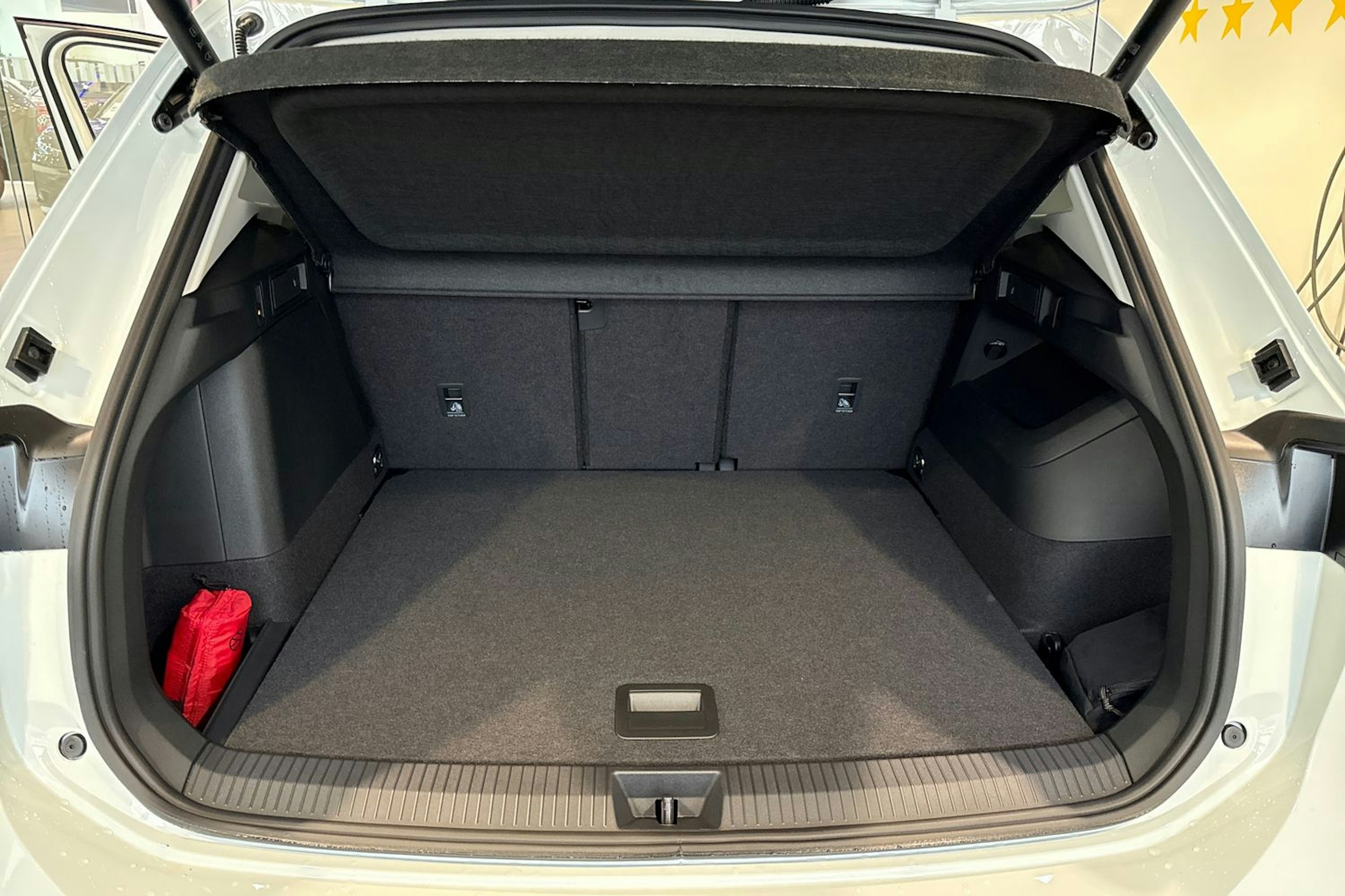 valkoinen Volkswagen Tiguan 2026 kuva 11.