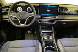 harmaa Volkswagen Tiguan 2026 kuva 7.