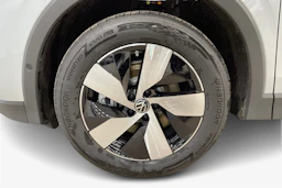 harmaa Volkswagen Tiguan 2026 kuva 9.