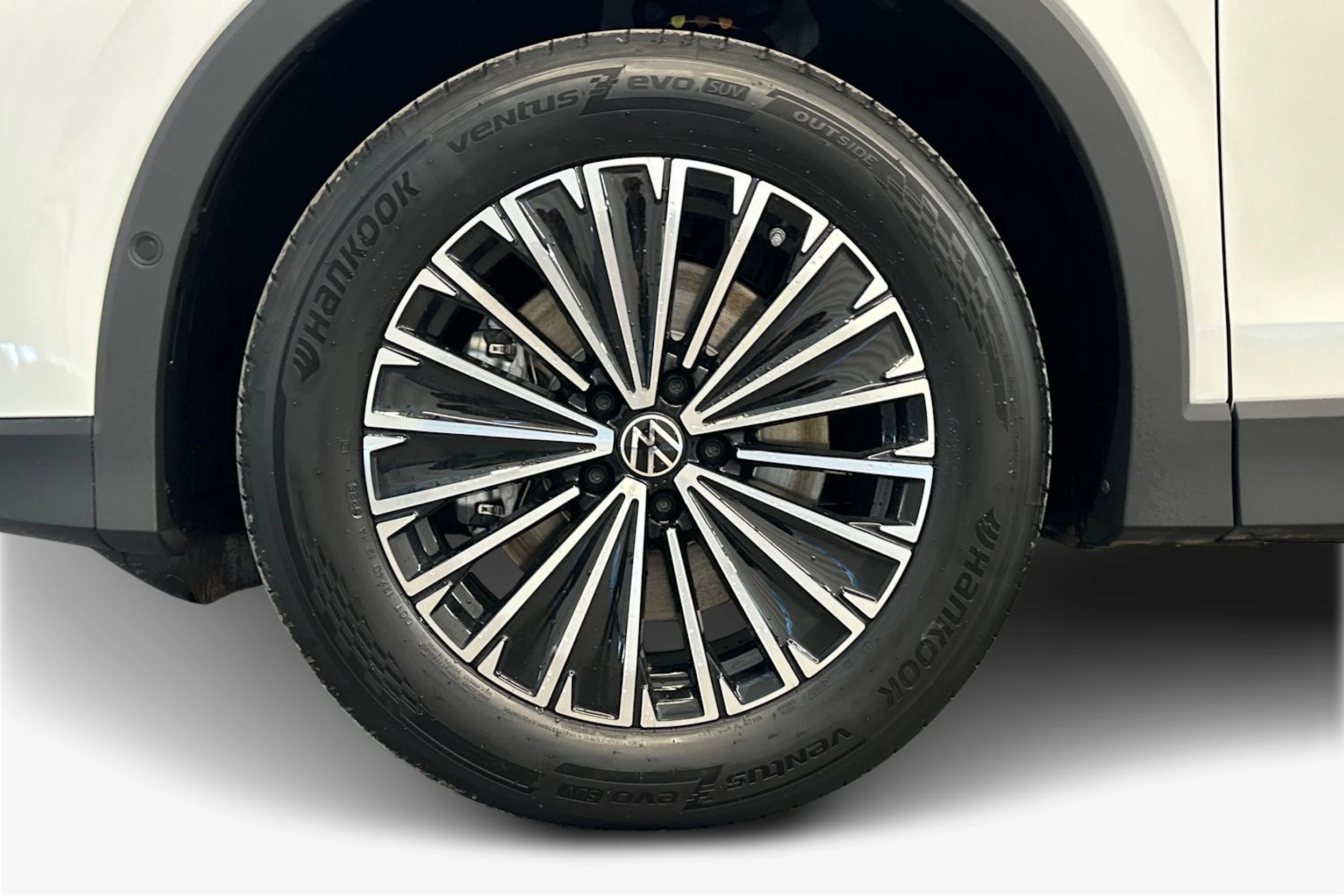valkoinen Volkswagen Tiguan 2026 kuva 9.