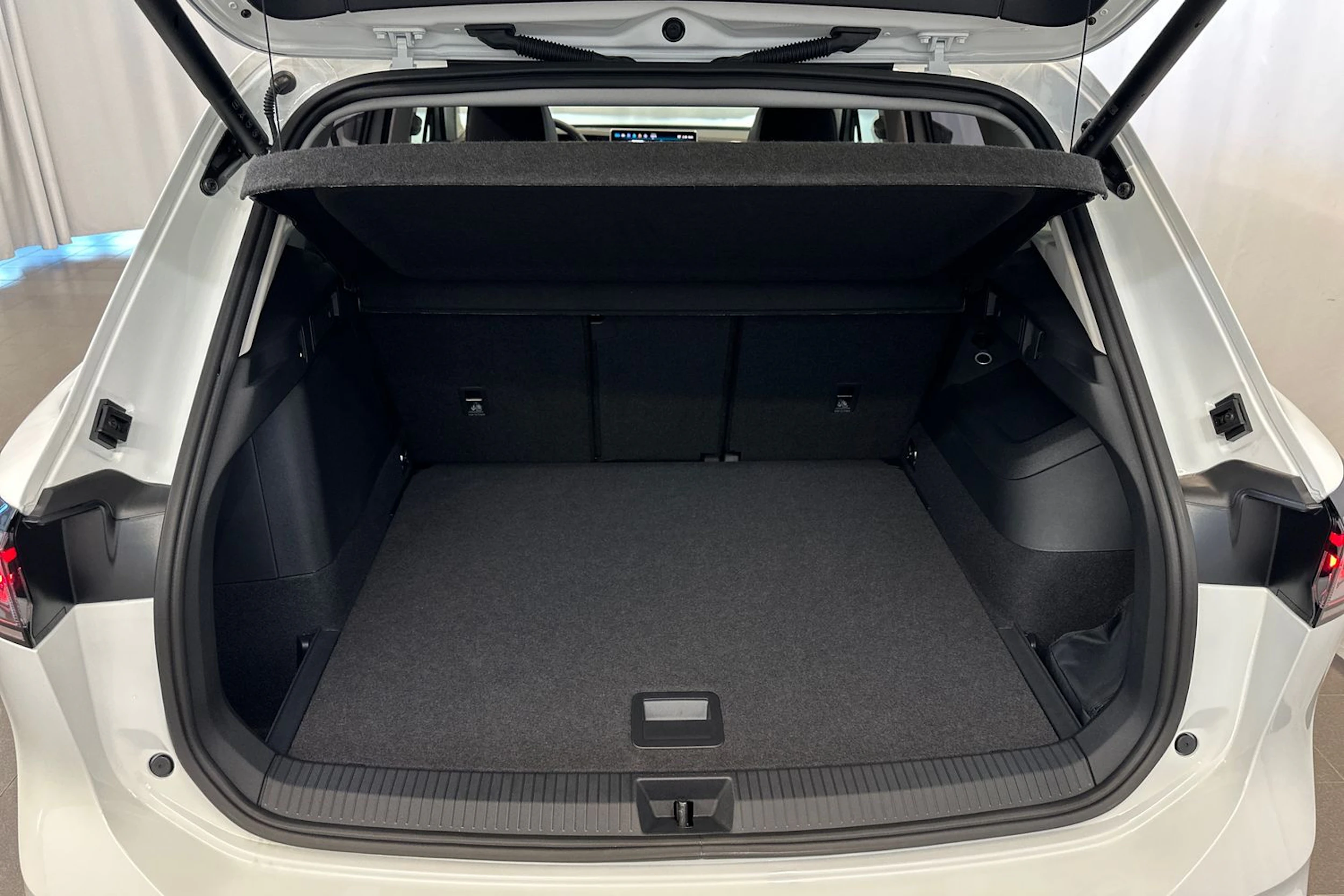 valkoinen Volkswagen Tiguan 2026 kuva 11.