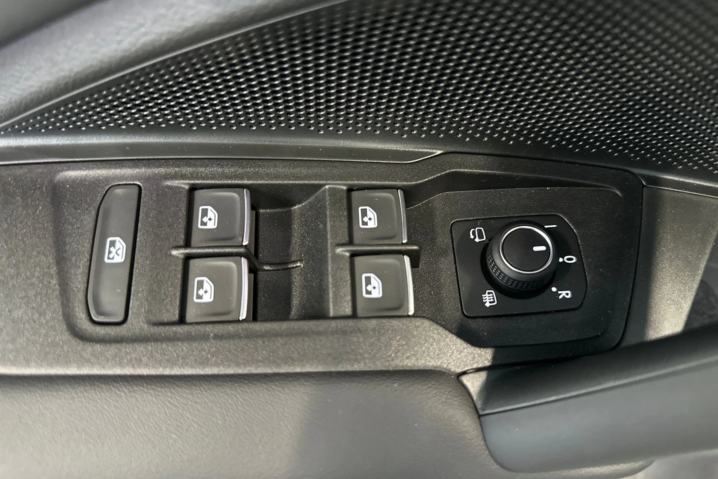 valkoinen Volkswagen Tiguan 2026 kuva 14.