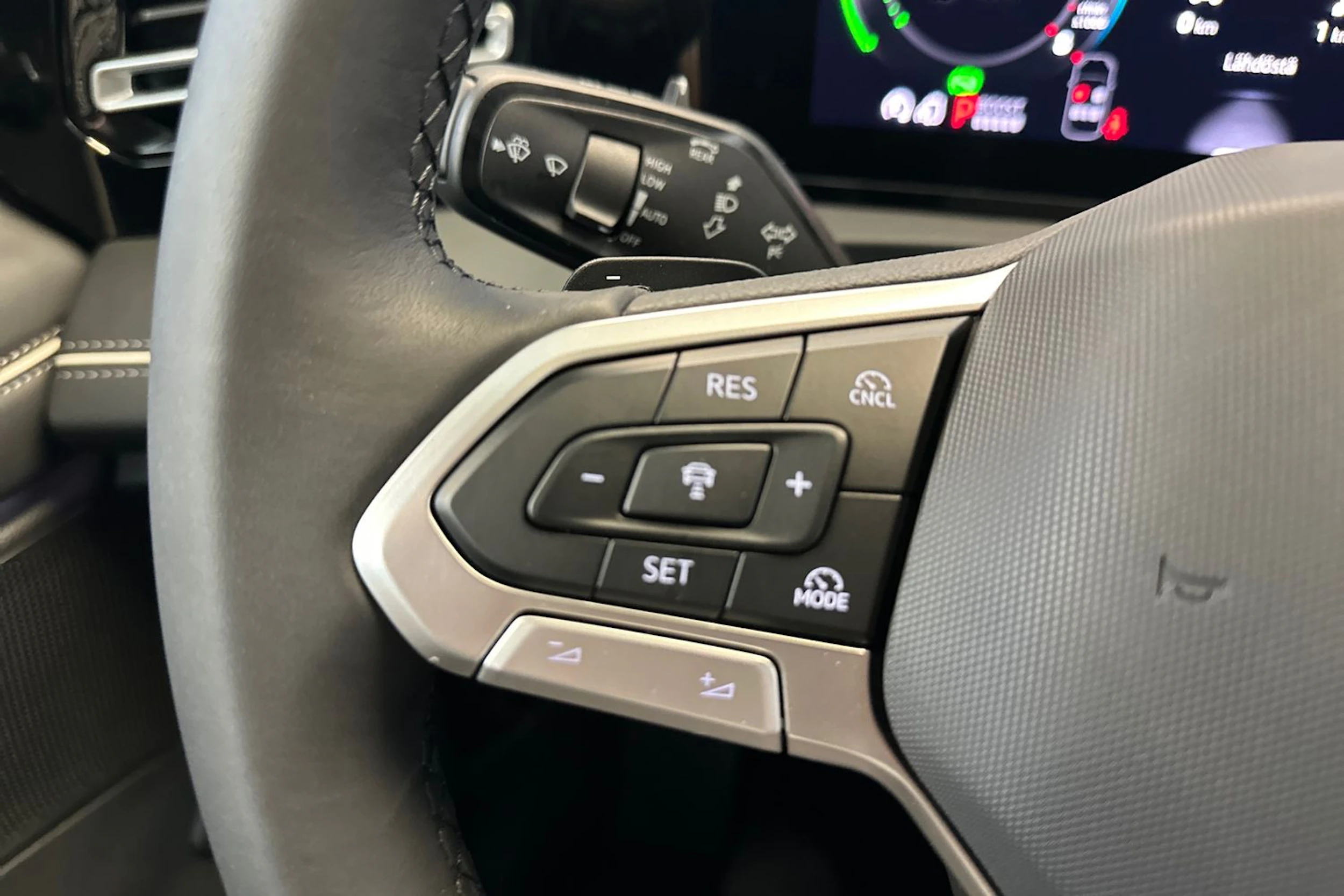 valkoinen Volkswagen Tiguan 2026 kuva 21.