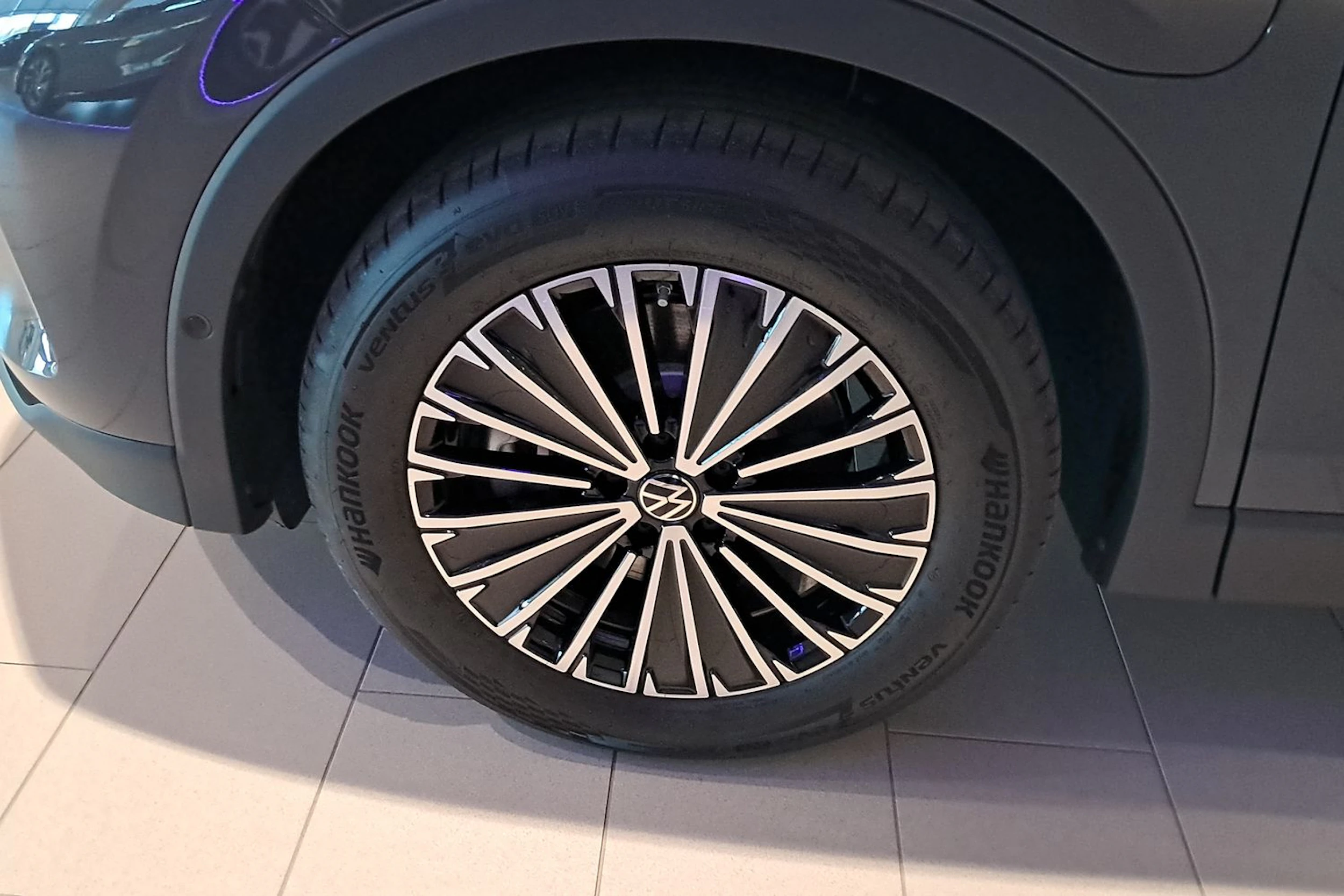 harmaa Volkswagen Tiguan 2026 kuva 10.