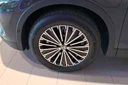 harmaa Volkswagen Tiguan 2026 kuva 10.