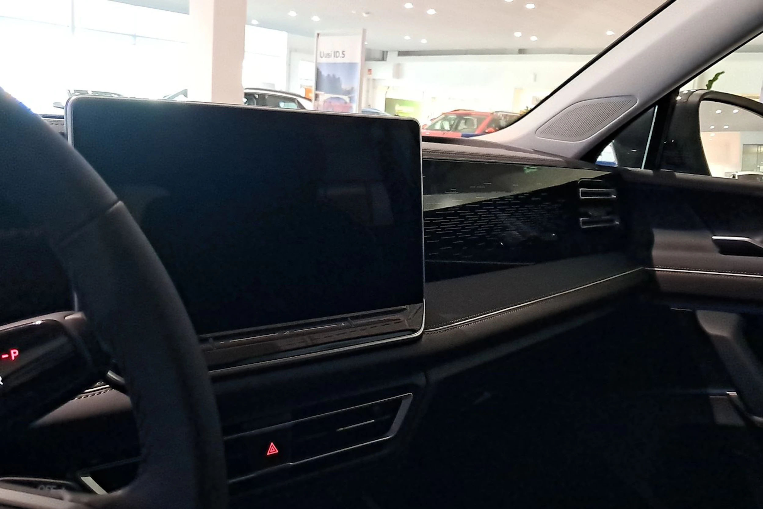 harmaa Volkswagen Tiguan 2026 kuva 14.